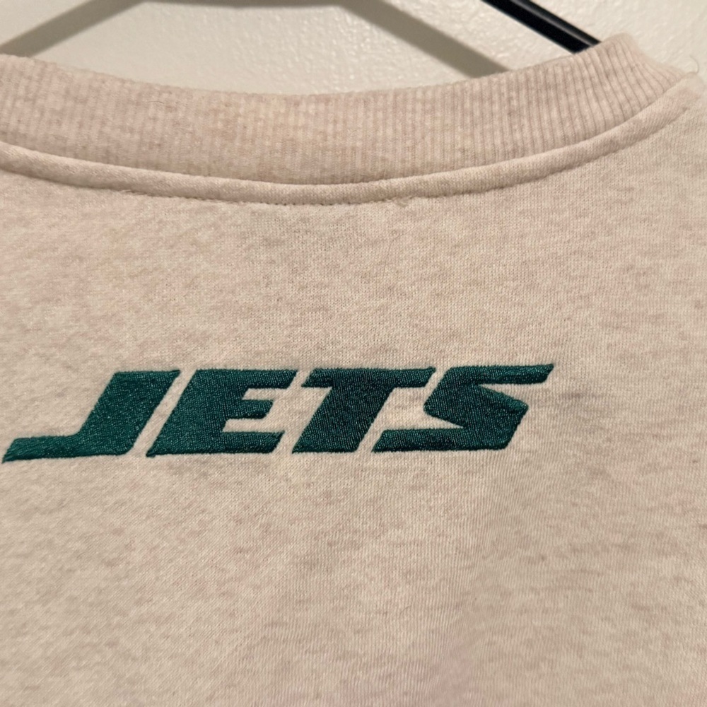 Men's New York Jets Antigua Khaki Victory Pullover Sweatshirt - Picture 4 of 6